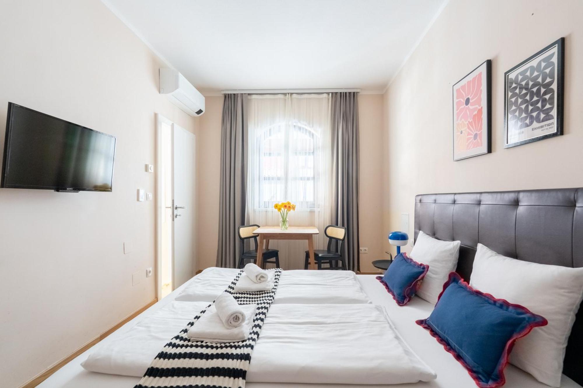 Schoenbrunn Apartment *